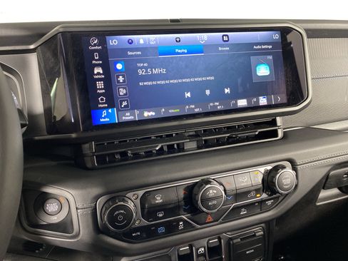 Used 2025 Jeep Wrangler Unlimited Rubicon 4xe AWD/4WD image 33