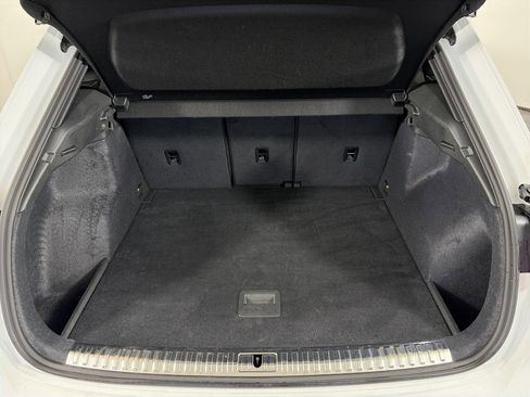 Certified 2025 Audi Q3 2.0T Premium image 14