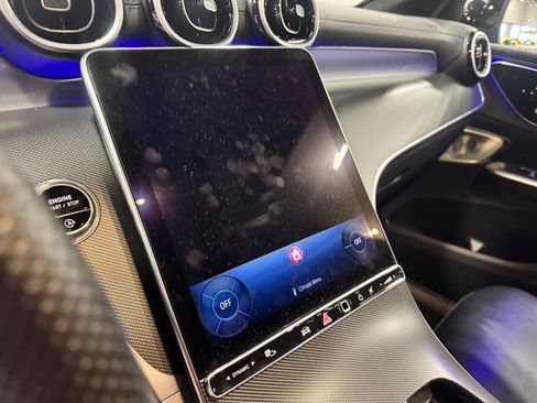 Used 2024 Mercedes-Benz GLC 300 4MATIC image 11