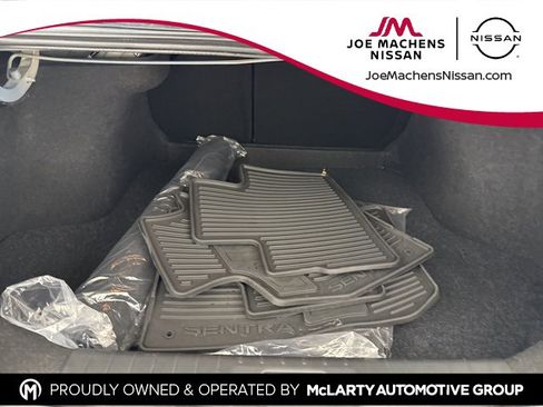 Certified 2025 Nissan Sentra SR image 25