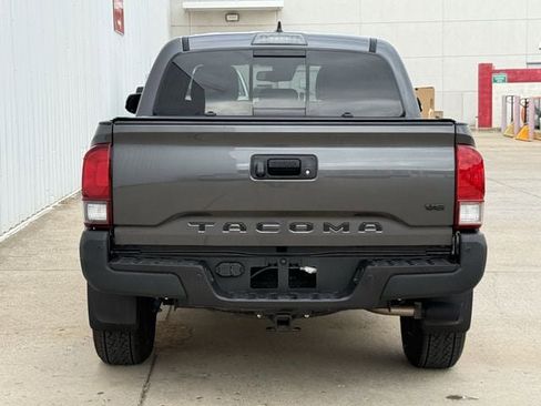 Used 2019 Toyota Tacoma TRD Sport w/ Technology Package image 5
