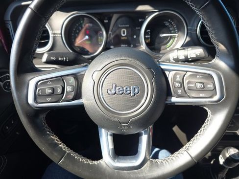 Used 2022 Jeep Wrangler Unlimited Sahara w/ Safety Group image 17