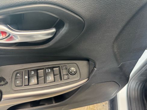 Used 2021 Jeep Cherokee Latitude Lux image 16