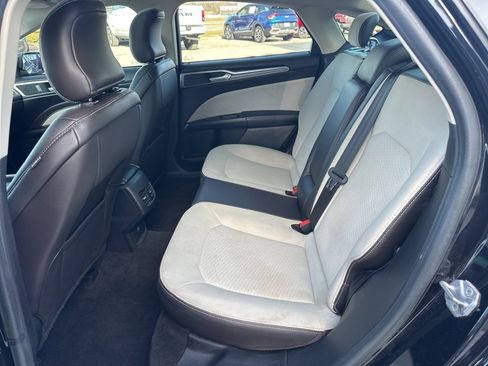 Used 2019 Ford Fusion SE w/ Equipment Group 151A image 44