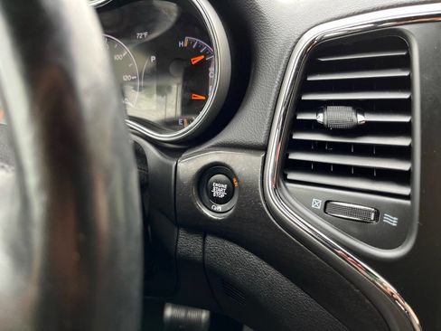 Used 2018 Jeep Grand Cherokee Altitude image 23