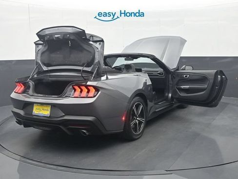 Used 2025 Ford Mustang Premium RWD image 39