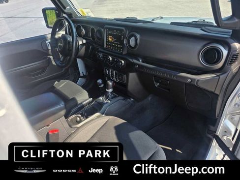 Used 2022 Jeep Wrangler Unlimited Sport AWD/4WD image 14