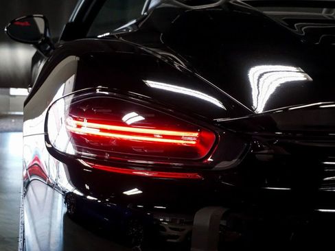 Used 2022 Porsche 718 Boxster Spyder RWD image 92
