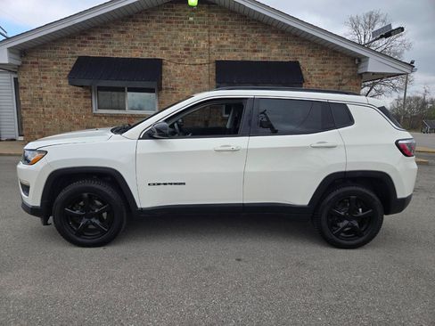 Used 2019 Jeep Compass Latitude w/ Popular Equipment Group AWD/4WD image 8