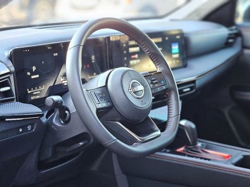 Used 2025 Nissan Kicks SR image 12