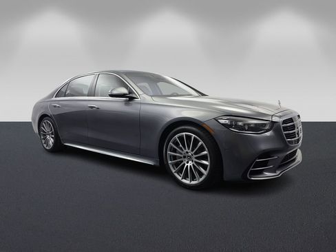 Used 2023 Mercedes-Benz S 500 4MATIC image 1