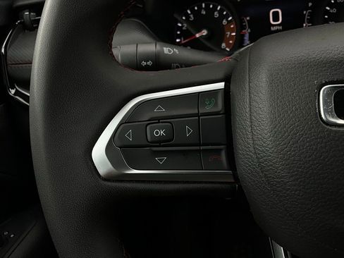 Used 2025 Jeep Compass Trailhawk image 34