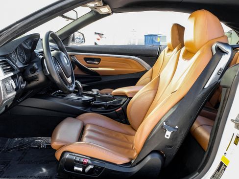 Used 2018 BMW 430i Convertible image 3