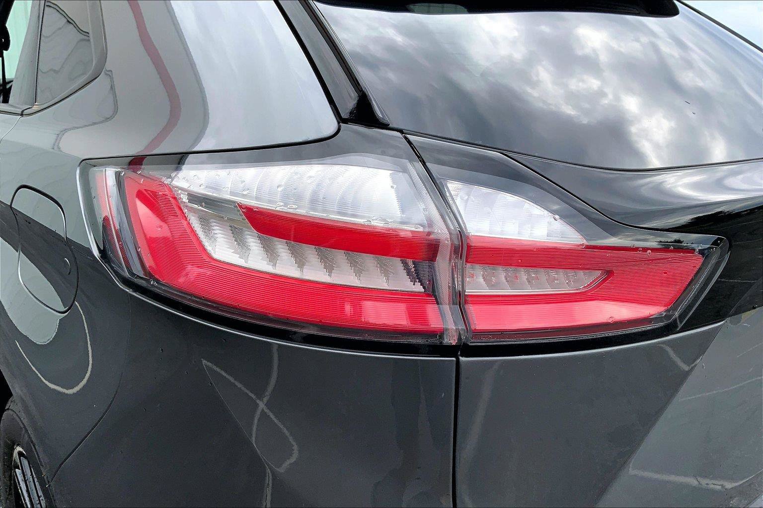 Used 2022 Ford Edge ST-Line w/ Class II Trailer Tow Package AWD/4WD image 28