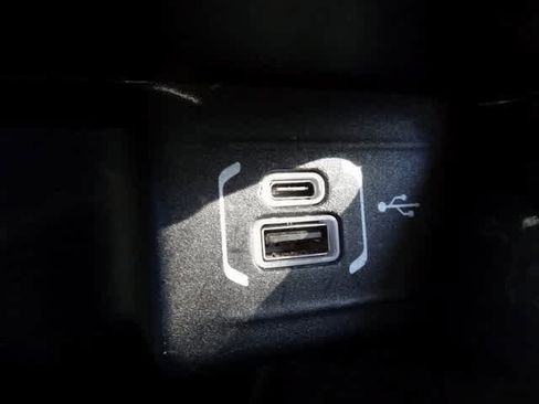 Used 2024 Jeep Compass Latitude image 35