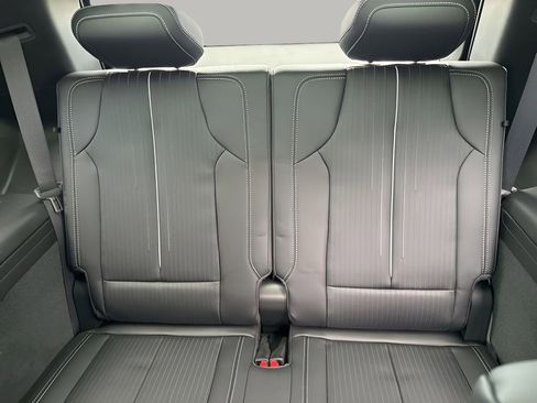 New 2026 Cadillac Vistiq Luxury w/ LPO, Floor Liner Package image 22