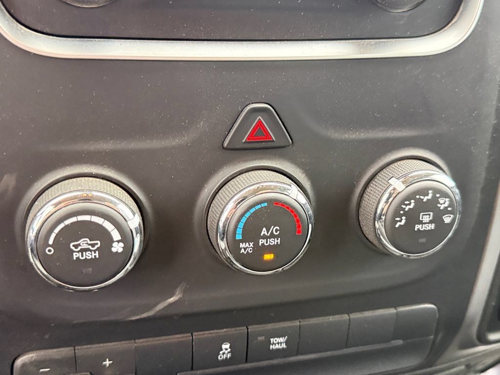 Used 2022 RAM 1500 Classic SLT AWD/4WD image 27