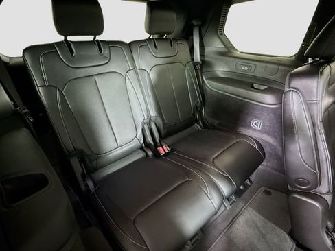 Used 2024 Jeep Grand Cherokee L Overland w/ Advanced Protech Group III image 27