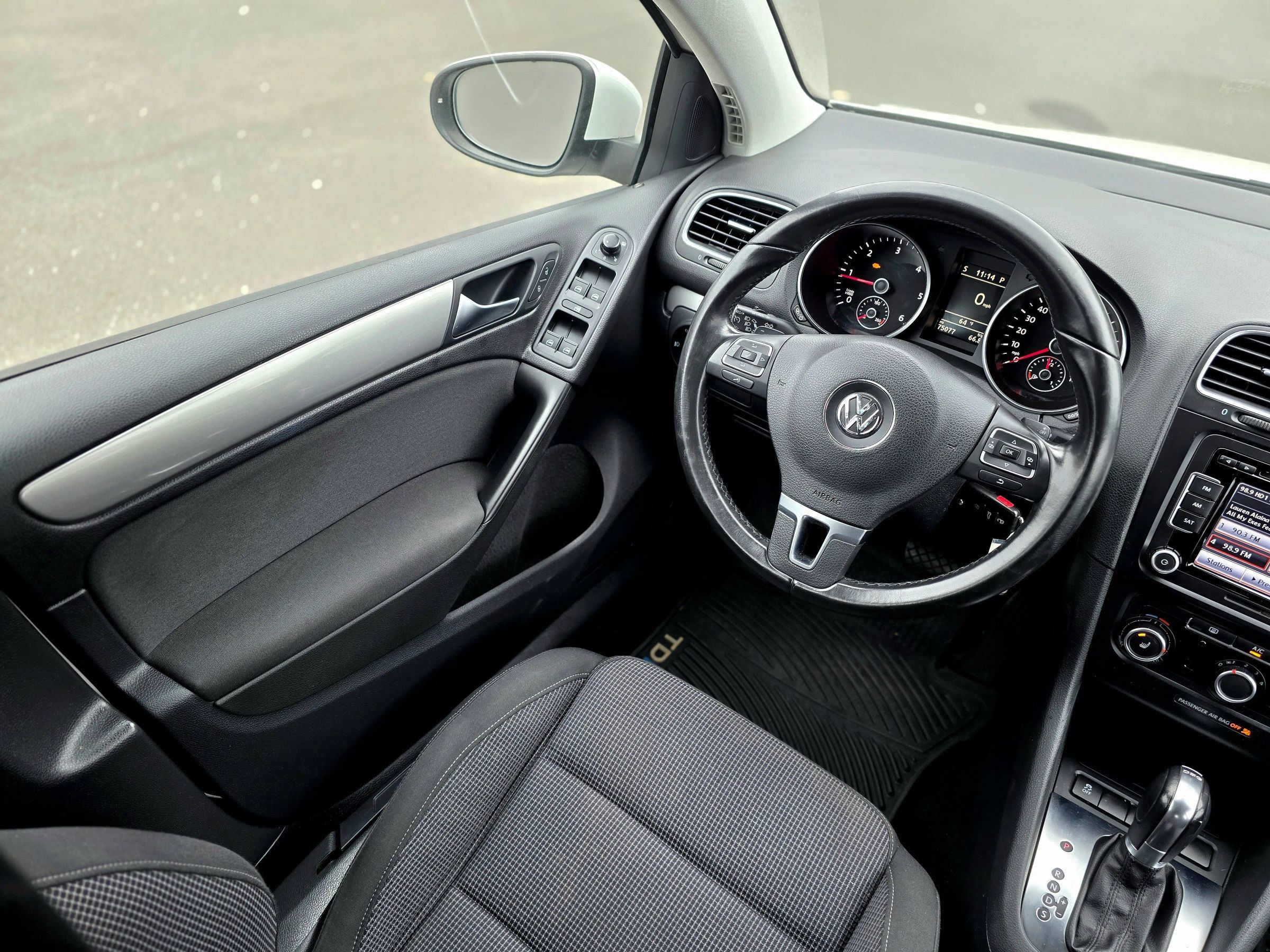 Used 2013 Volkswagen Golf TDI FWD image 24