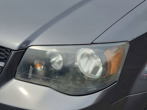 Used 2014 Dodge Grand Caravan SXT image 9