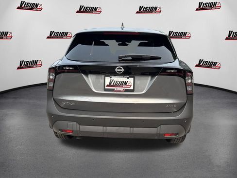 Used 2025 Nissan Kicks SV AWD/4WD image 6