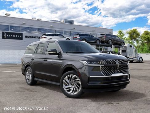 New 2027 Lincoln Navigator Premiere RWD image 4