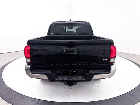 Used 2019 Toyota Tacoma TRD Off-Road AWD/4WD image 14
