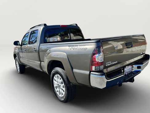 Used 2012 Toyota Tacoma 4x4 Double Cab w/ SR5 Pkg image 4