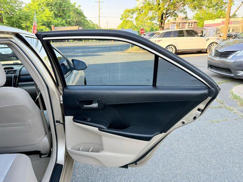 Used 2012 Toyota Camry FWD image 15