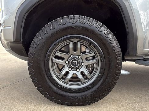 Used 2023 GMC Canyon AT4 w/ Canyon Safety Plus Package image 30