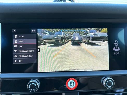 Used 2026 Porsche Macan AWD/4WD image 32