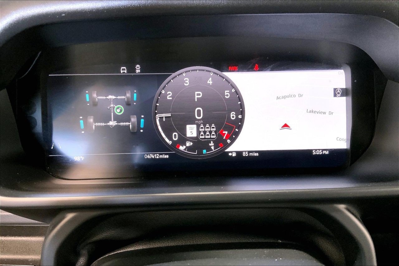 Used 2023 Land Rover Defender 130 X-Dynamic SE AWD/4WD image 18