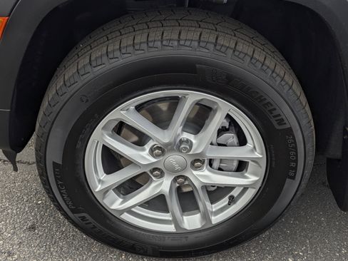 New 2025 Jeep Grand Cherokee Laredo X w/ Luxury Tech Group I image 7