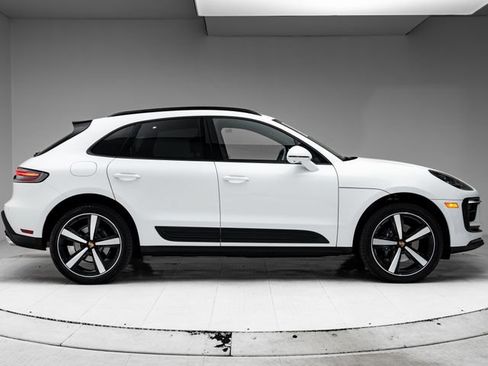 Certified 2026 Porsche Macan AWD/4WD image 33