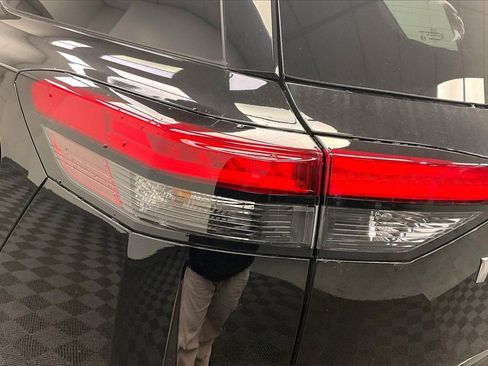 Certified 2025 Nissan Pathfinder SL image 25