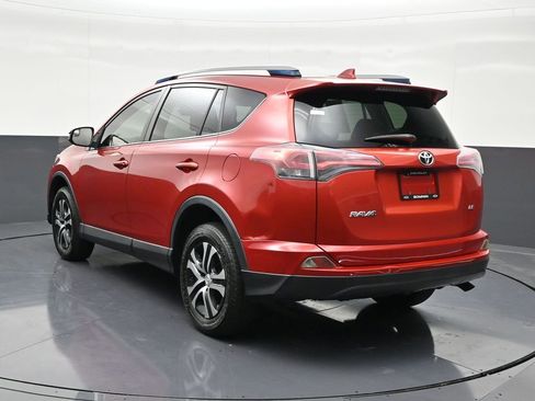 Used 2017 Toyota RAV4 LE image 3