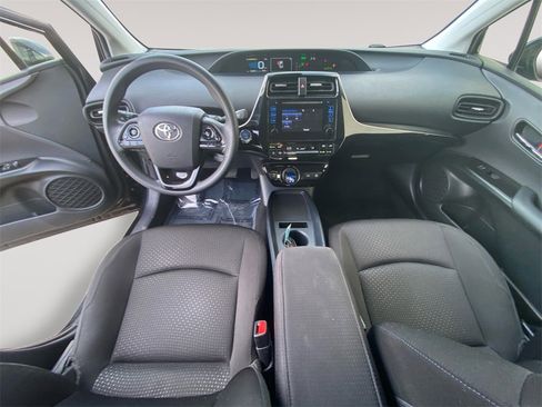 Used 2019 Toyota Prius LE image 10