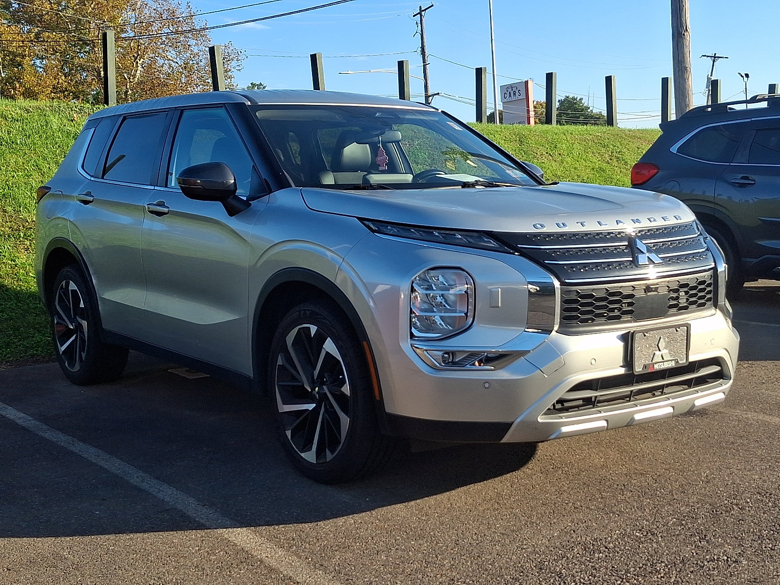 Used 2022 Mitsubishi Outlander SE AWD/4WD image 3