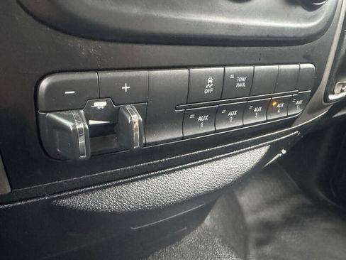 Used 2016 RAM 3500 Tradesman w/ Power Accessory Group image 21