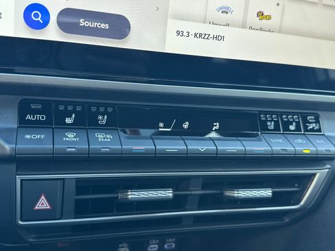 Used 2025 Toyota Camry XSE image 28