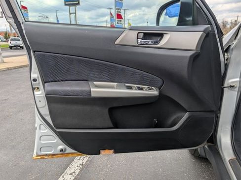 Used 2010 Subaru Forester 2.5X Premium image 9