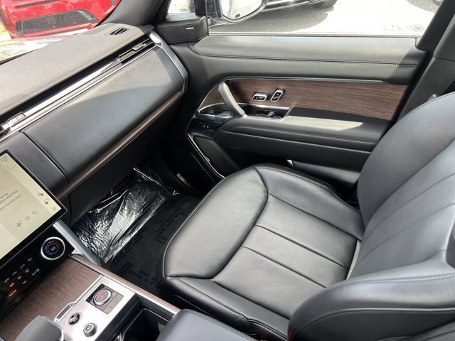 Used 2023 Land Rover Range Rover SE AWD/4WD image 17