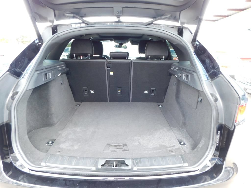 Used 2018 Jaguar F-PACE Premium AWD/4WD image 17