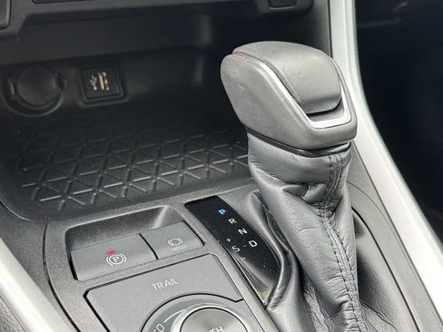 Used 2023 Toyota RAV4 SE AWD/4WD image 12