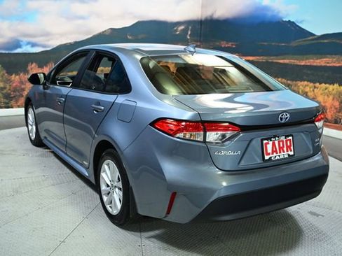 Used 2025 Toyota Corolla LE w/ LE Premium Package image 11