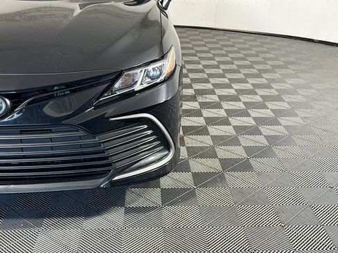 Used 2024 Toyota Camry LE w/ Convenience Package FWD image 9