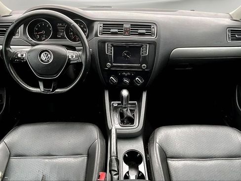 Used 2017 Volkswagen Jetta SE image 8
