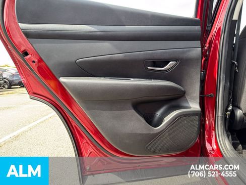 Used 2025 Hyundai Tucson SEL FWD image 12
