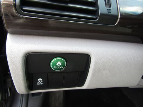 Used 2017 Honda Accord EX-L image 21