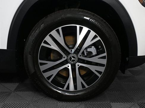 Used 2025 Mercedes-Benz GLB 250 image 37